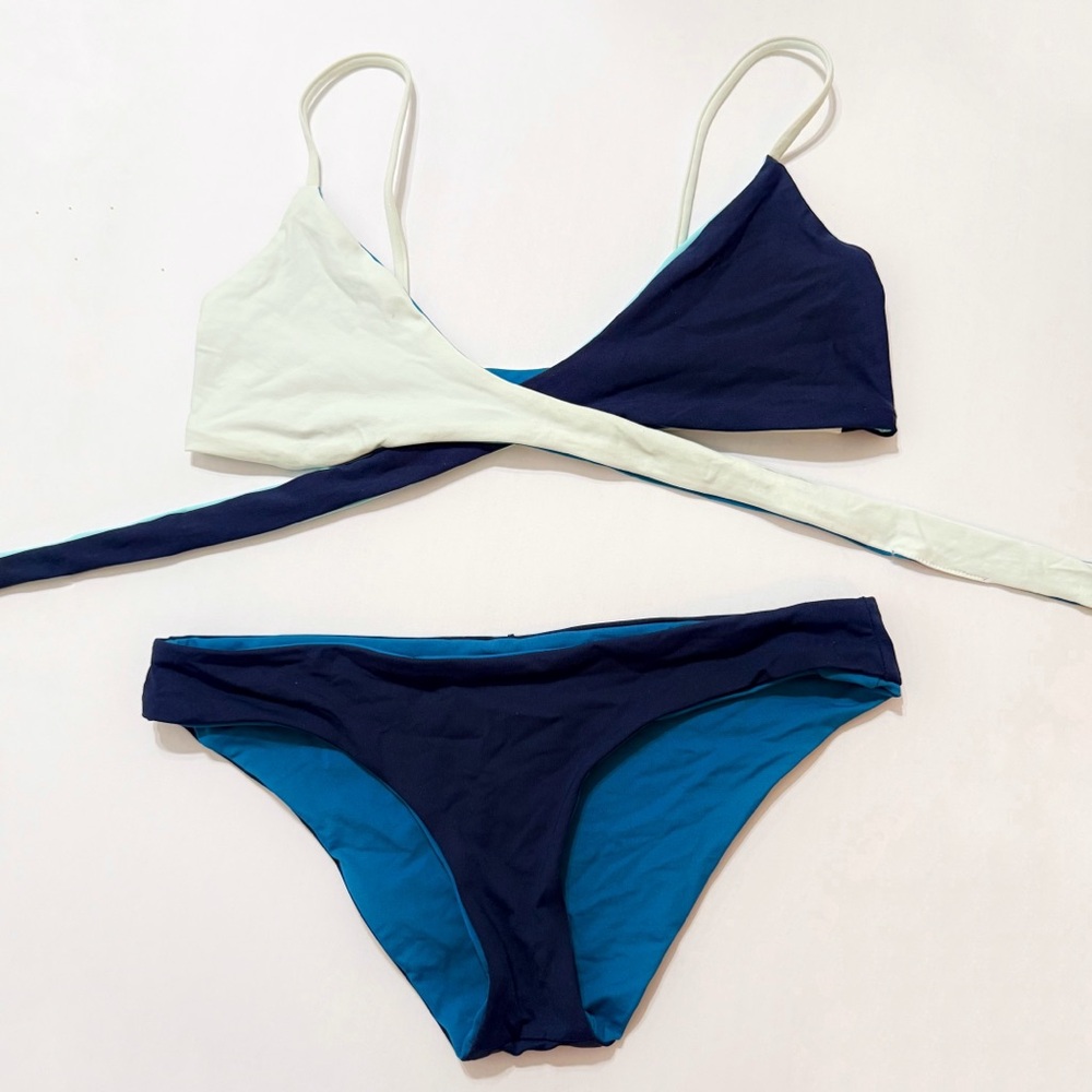 L*Space Chloe reversible blue color block wrap top bikini set - Picture 3 of 10